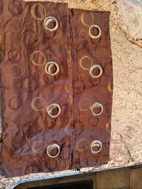 Brown Circle-Pattern Grommet Window Tapestry